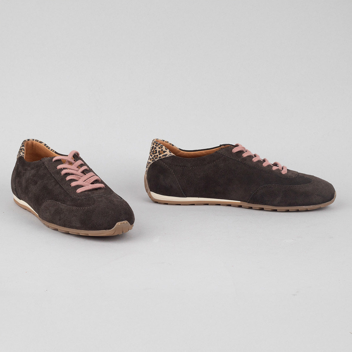 Benny Chocolate Trainer by Esska