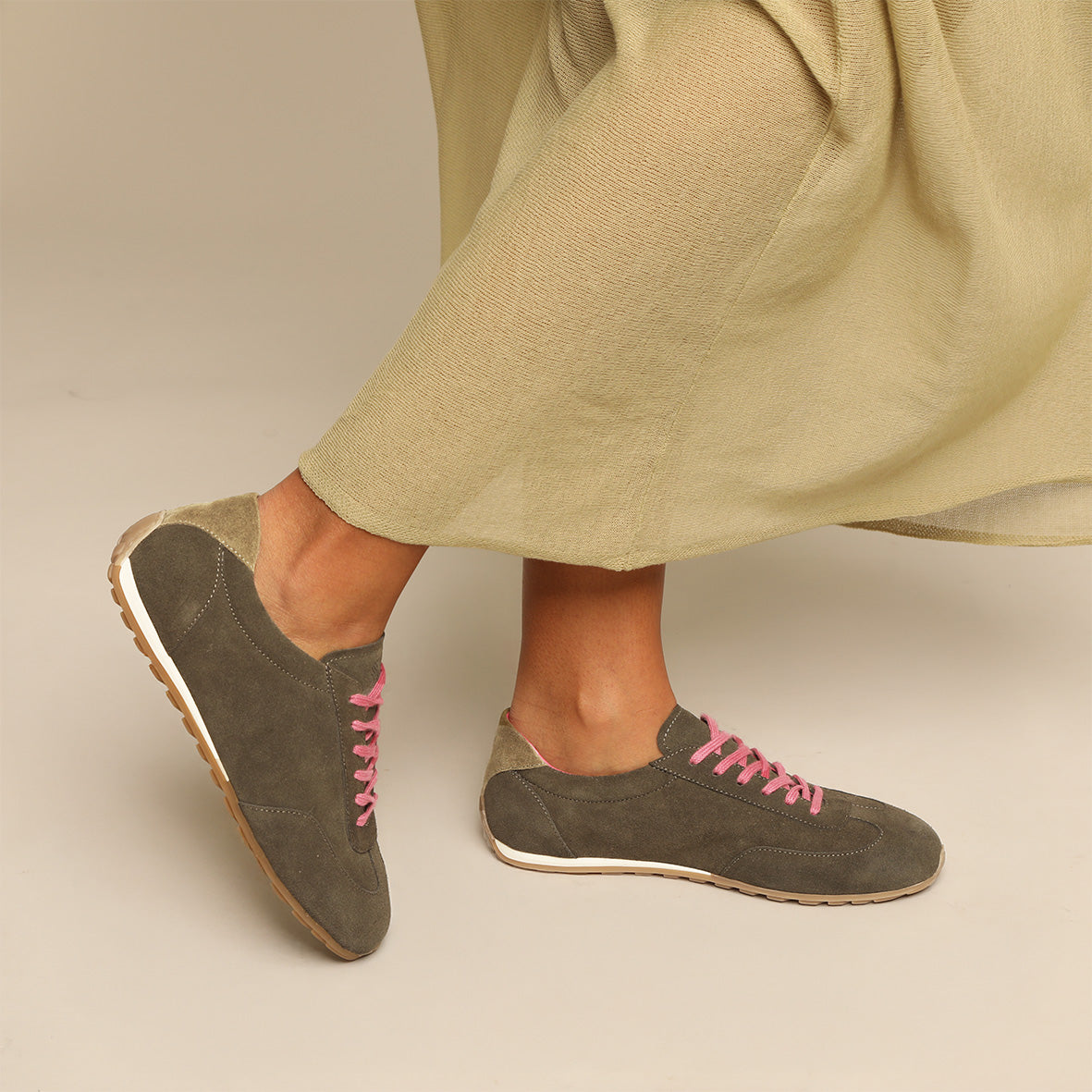 Benny Olive Trainer by Esska