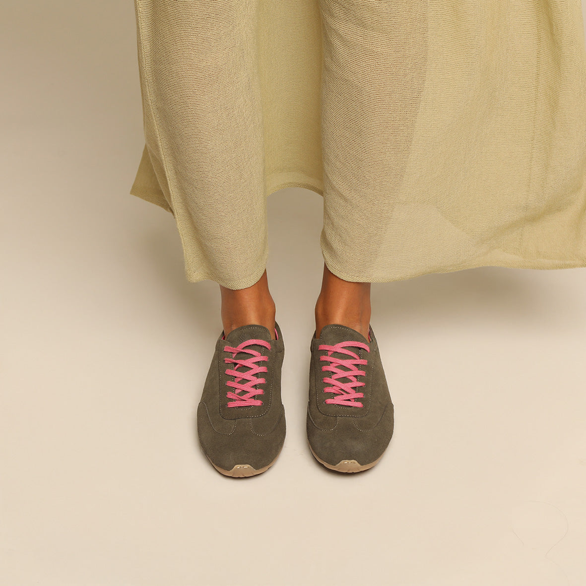 Benny Olive Trainer by Esska