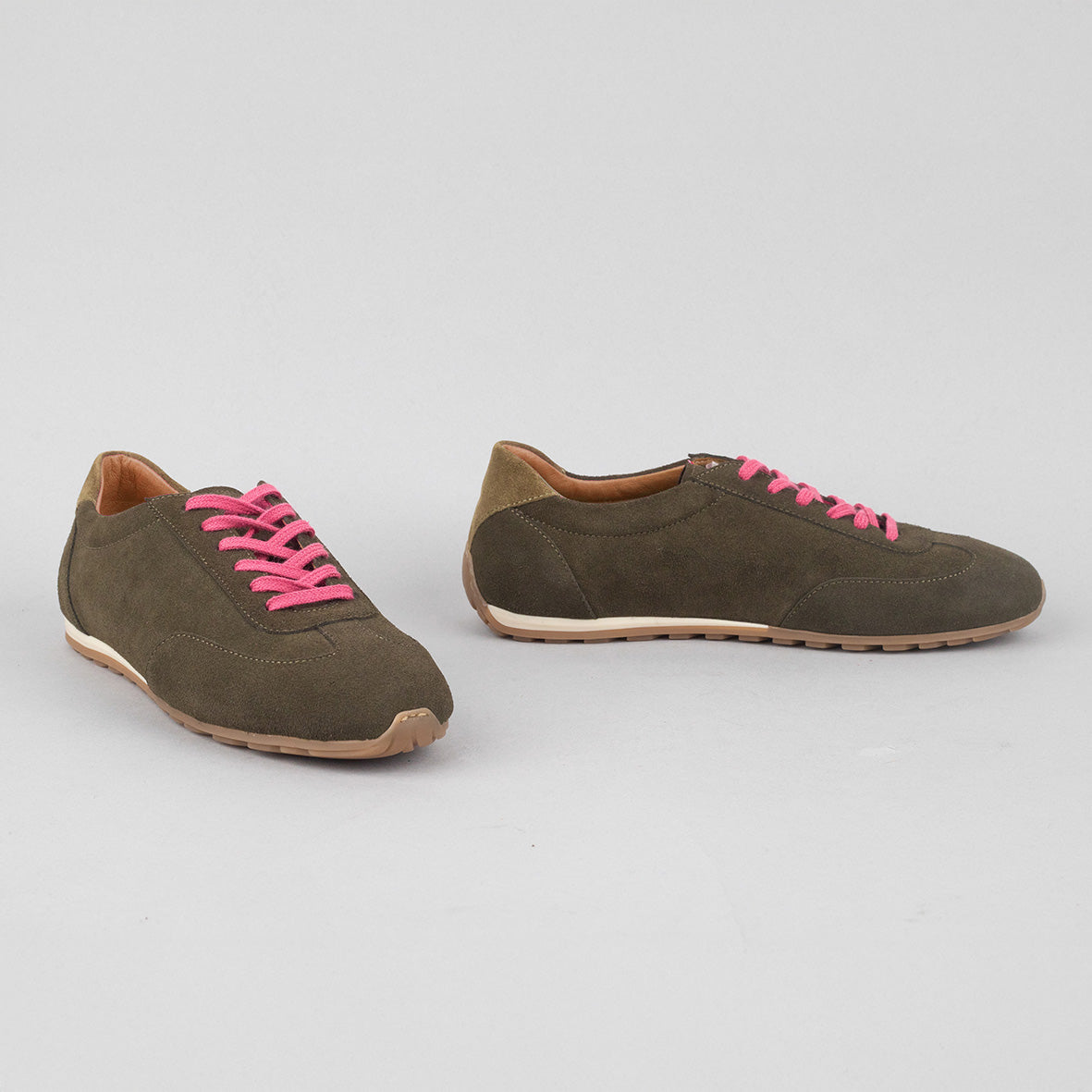 Benny Olive Trainer by Esska