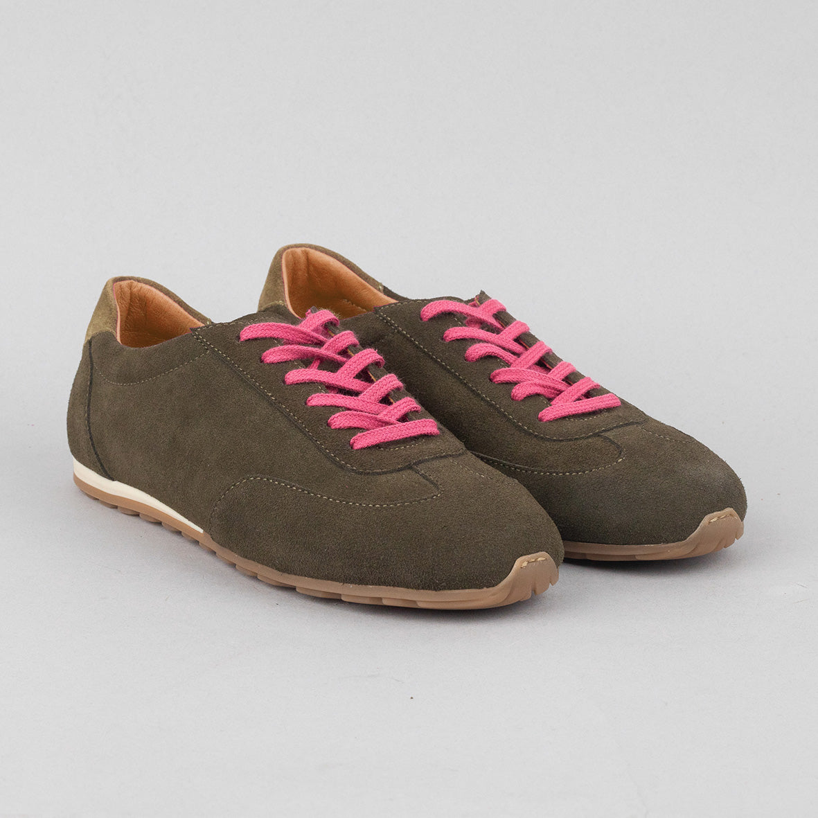 Benny Olive Trainer by Esska