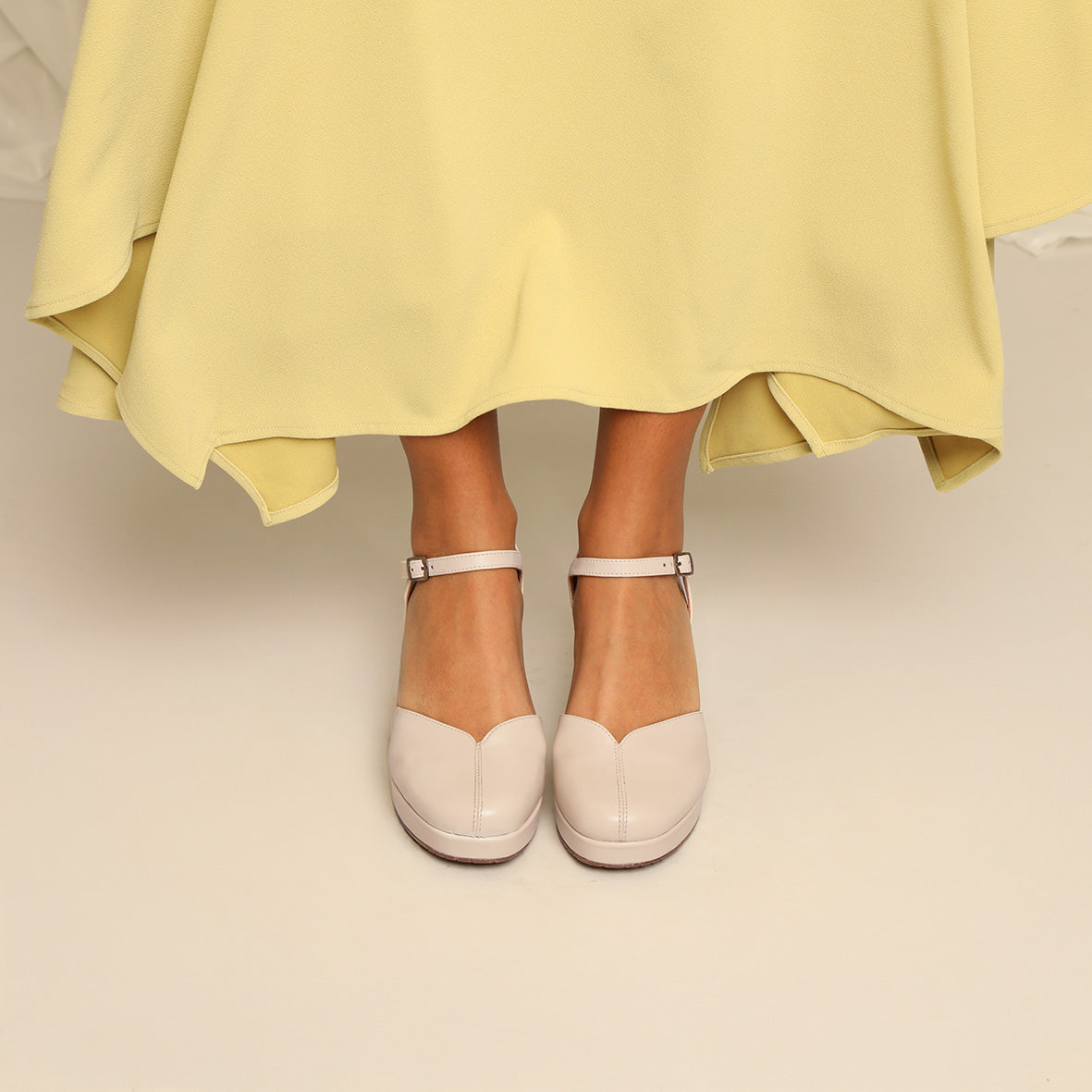 Carol WIDE Stone Mid Shoe by Esska