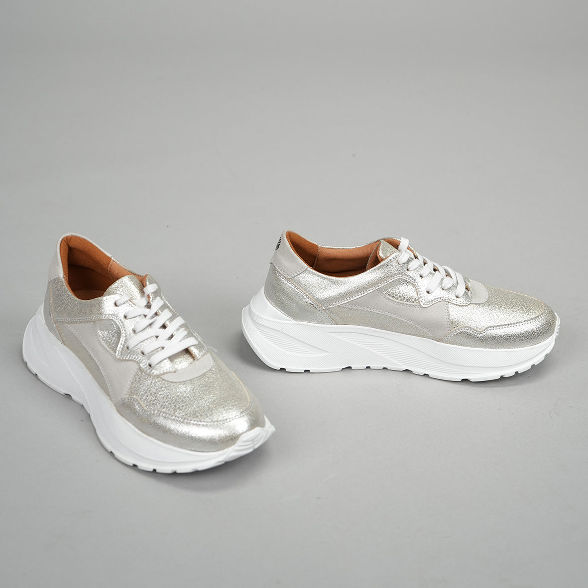 Carteira Vegan Silver Trainer by Esska