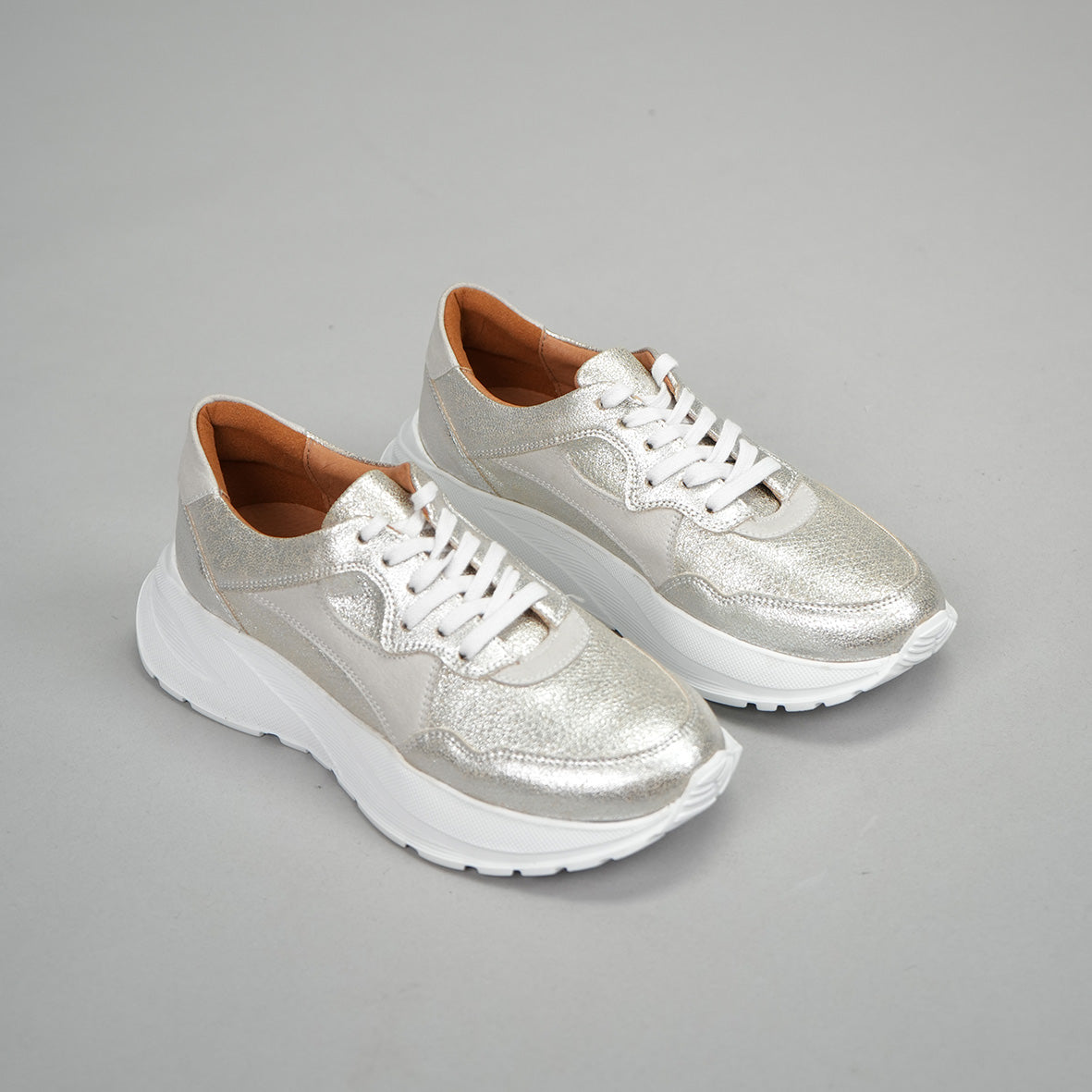 Carteira Vegan Silver Trainer by Esska