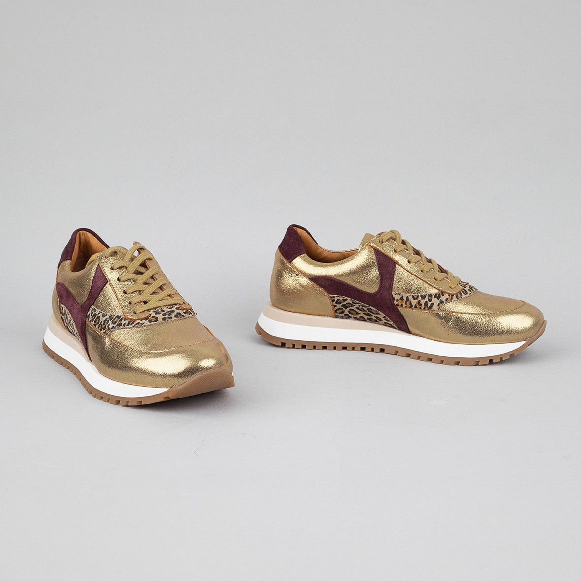 Cinda Gold Dust Trainer by Esska