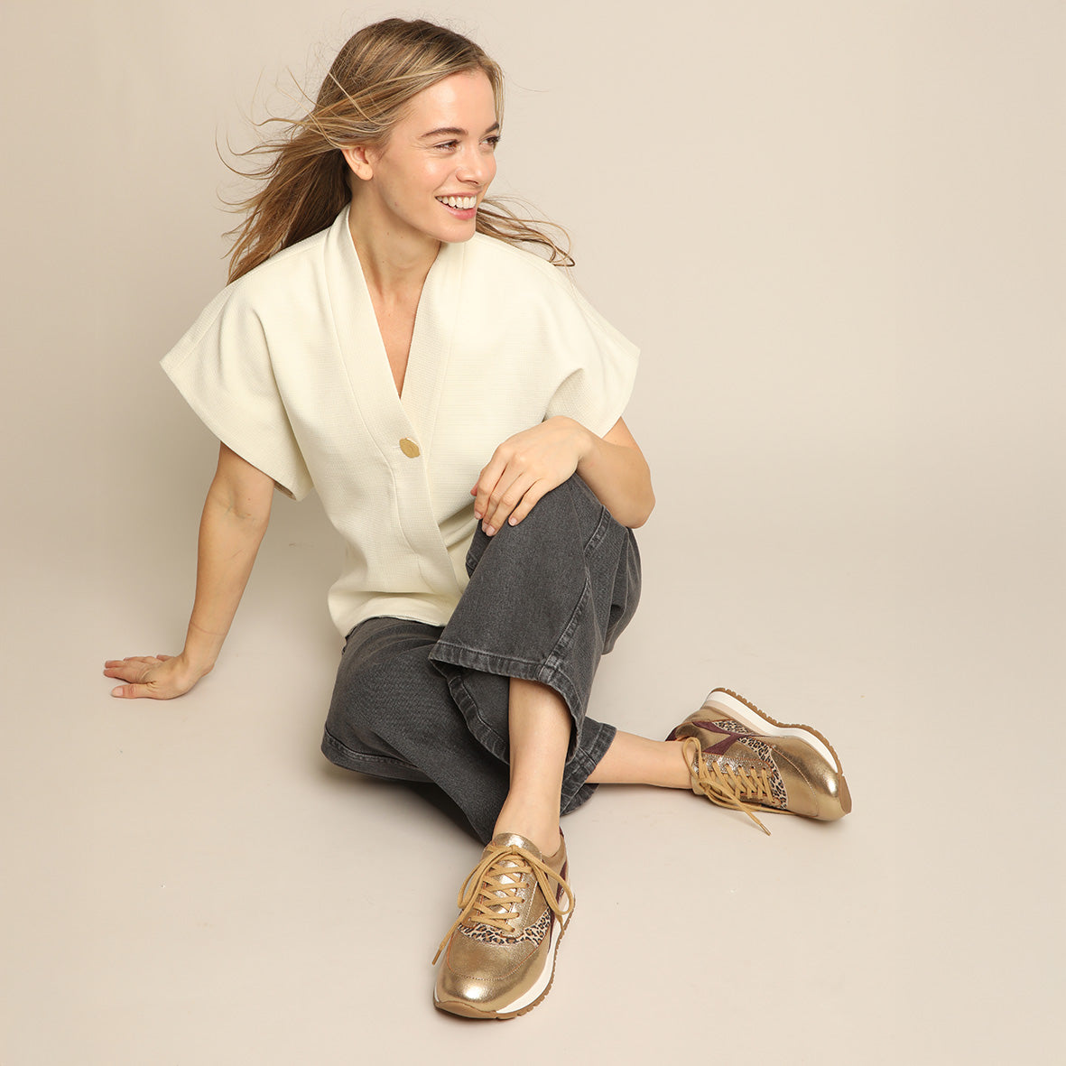 Cinda Gold Dust Trainer by Esska