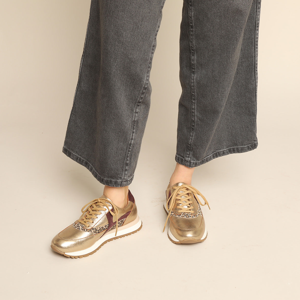 Cinda Gold Dust Trainer by Esska