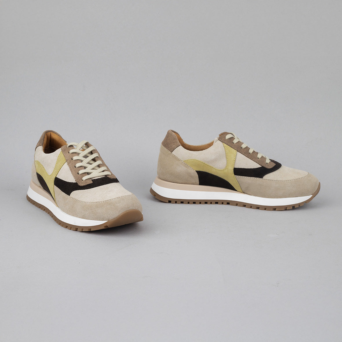 Cinda Stone Multi Trainer by Esska