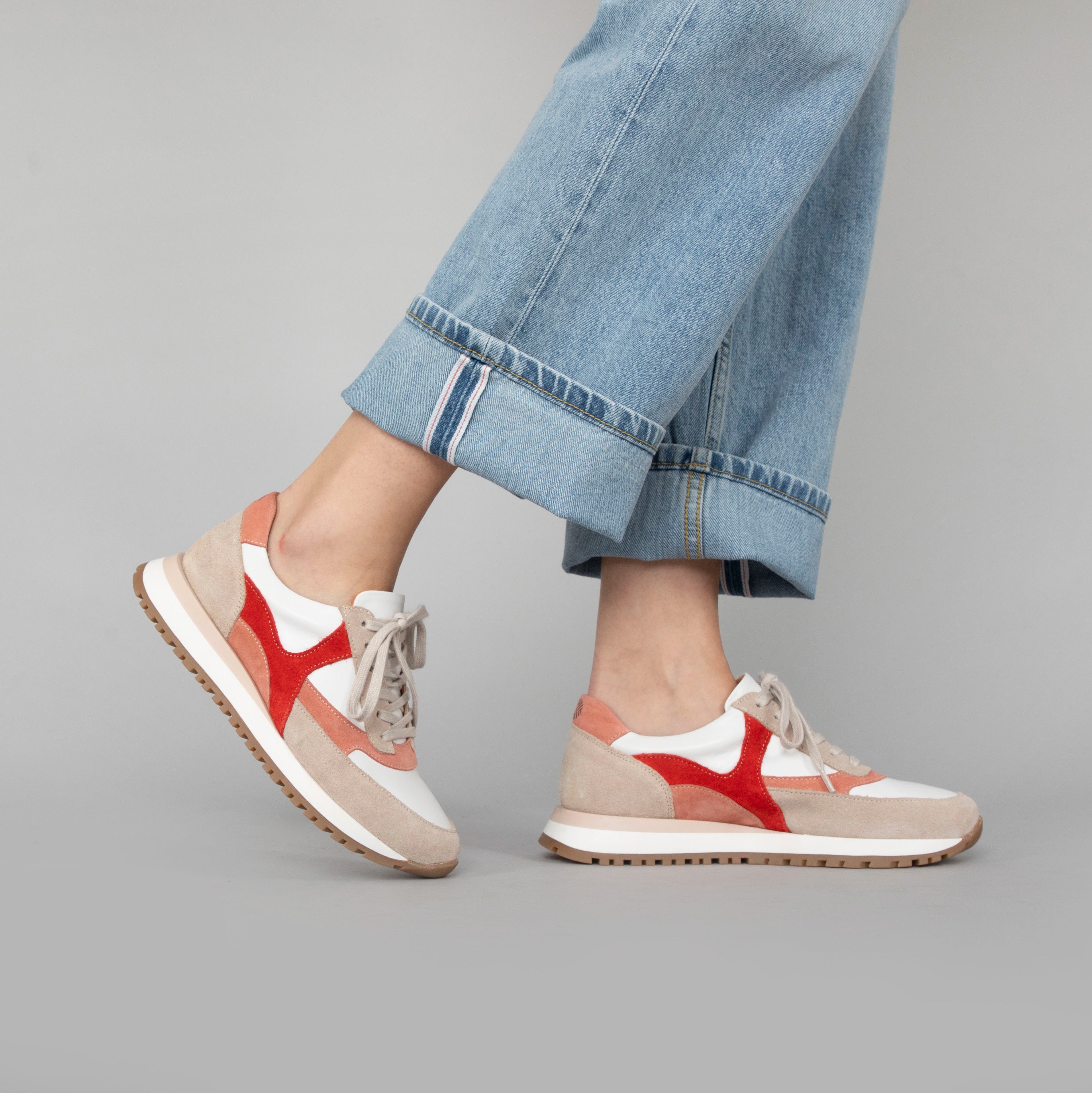 Cinda White & Rose Trainer by Esska