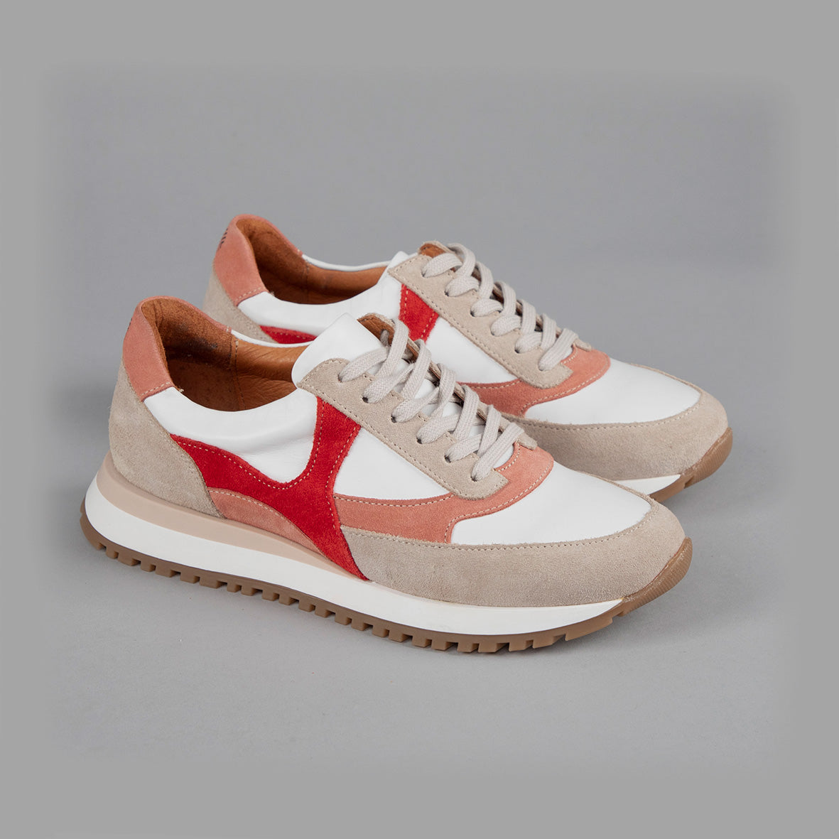 Cinda White & Rose Trainer by Esska