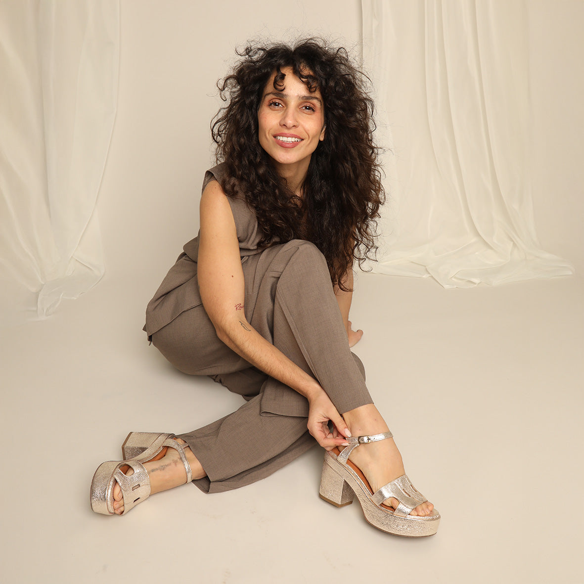 Donna Champagne Mid Sandal by Esska