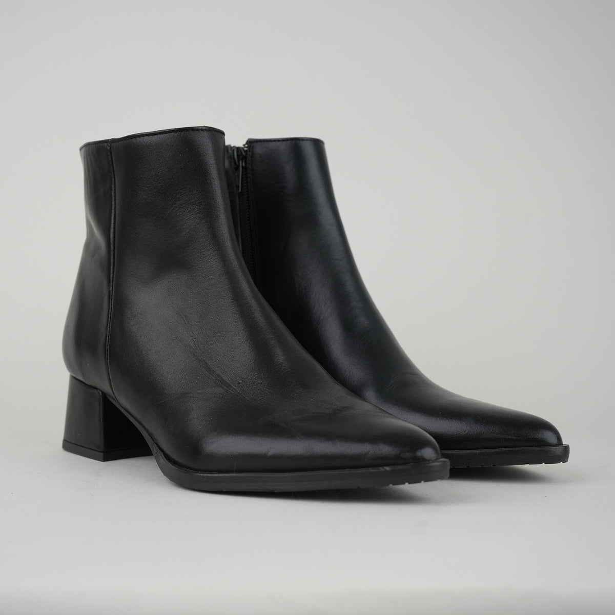 Sample - Luka Black II - Size 37 (UK4)