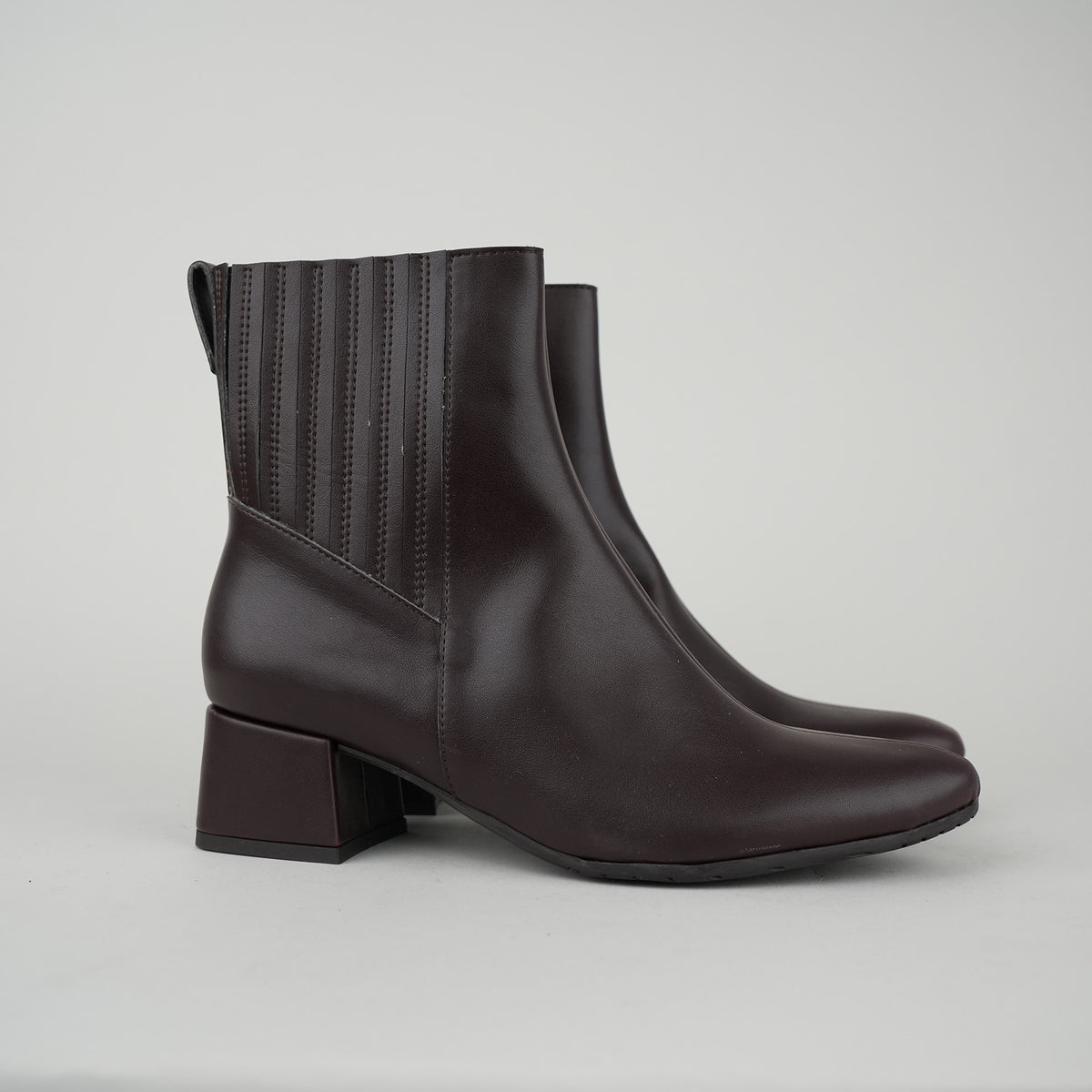 Sample - Kia Vegan Coffee Nappa - Size 37 (UK4)