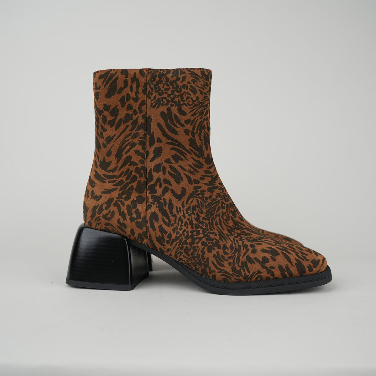 Sample - Quinn Leopard II - Size 37 UK4 Mid Boot by Esska