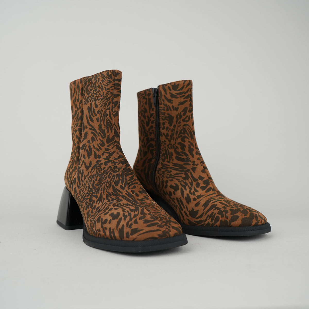 Sample - Quinn Leopard II - Size 37 UK4 Mid Boot by Esska