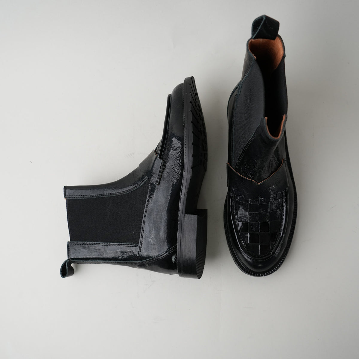 Sample - Kayan Patent Black - Size 37 (UK4)