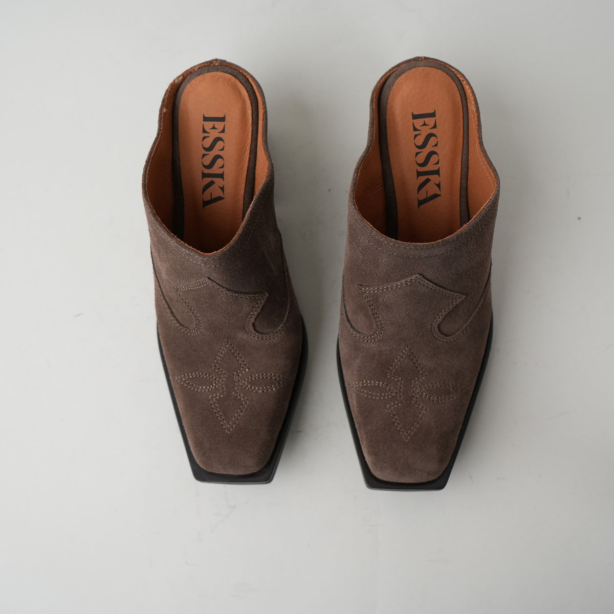 Sample - Gwenn Taupe - Size 37 (UK4)