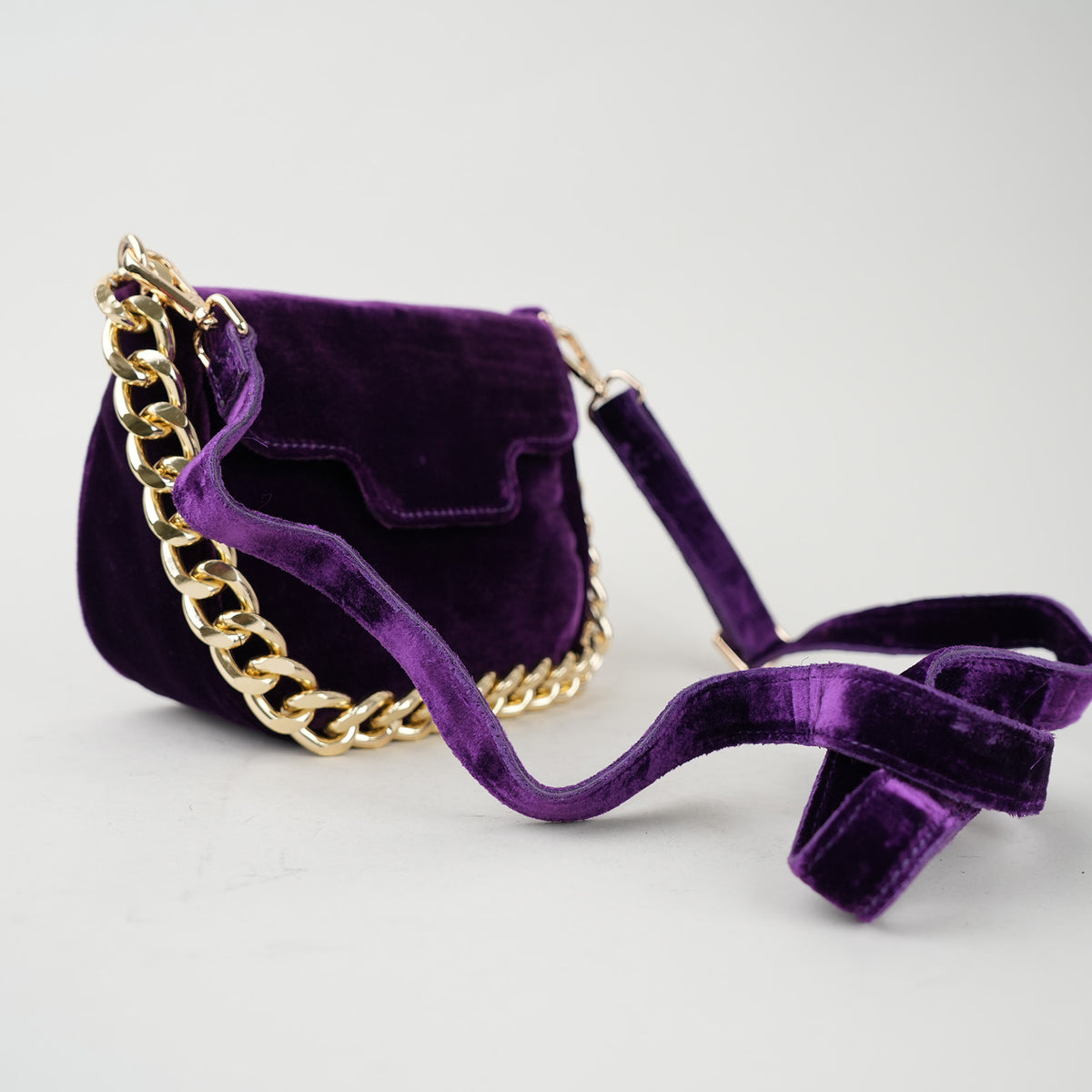 Sample - Romeo Velvet Purple