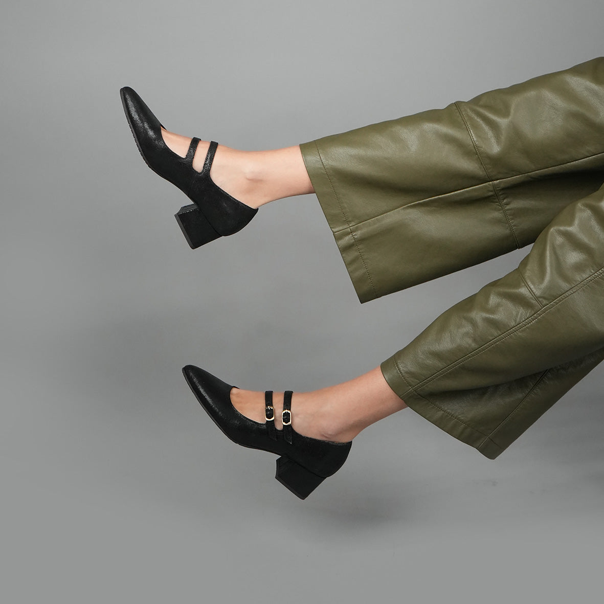 Laura Black Low Shoe by Esska