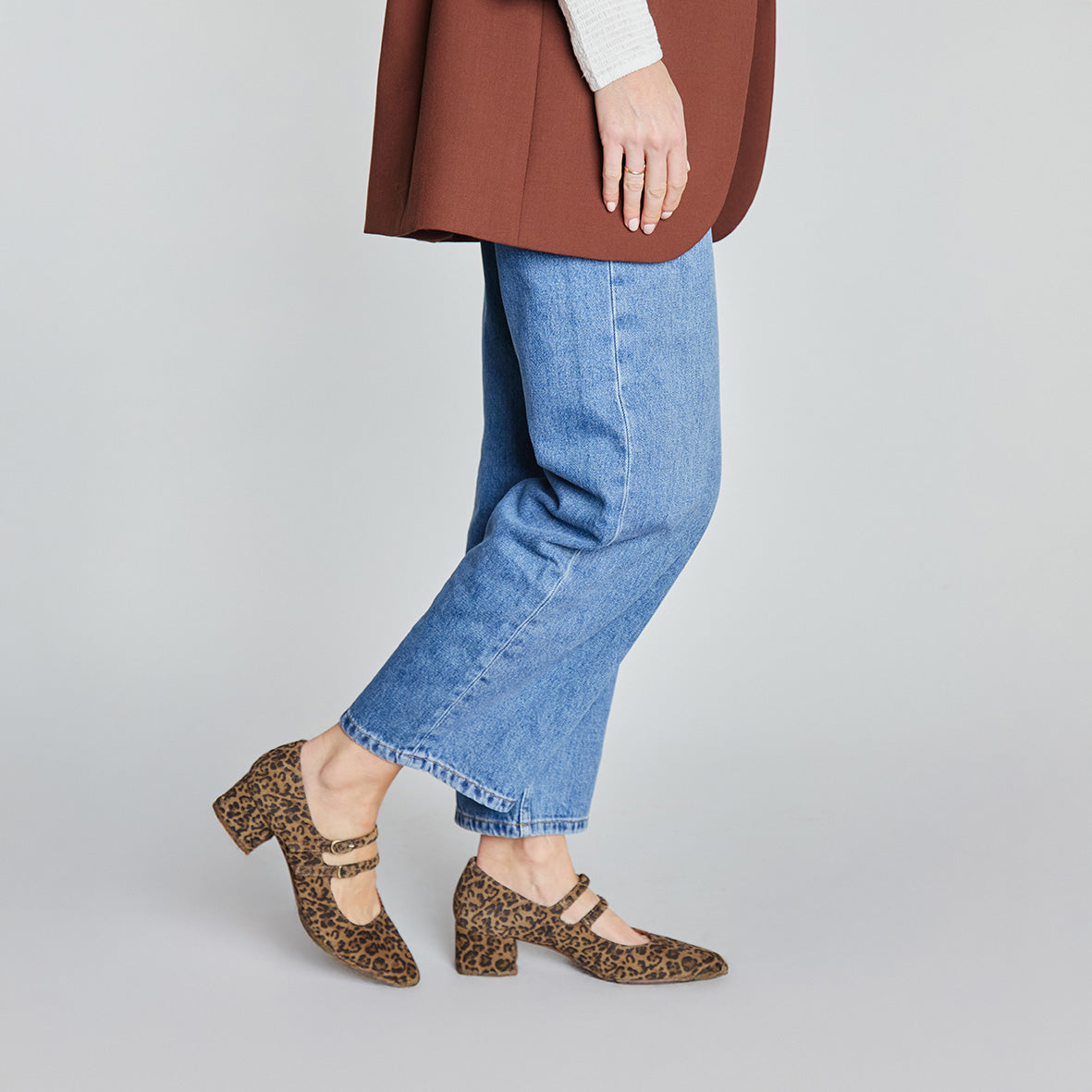 Laura WIDE Leopard Low Shoe by Esska