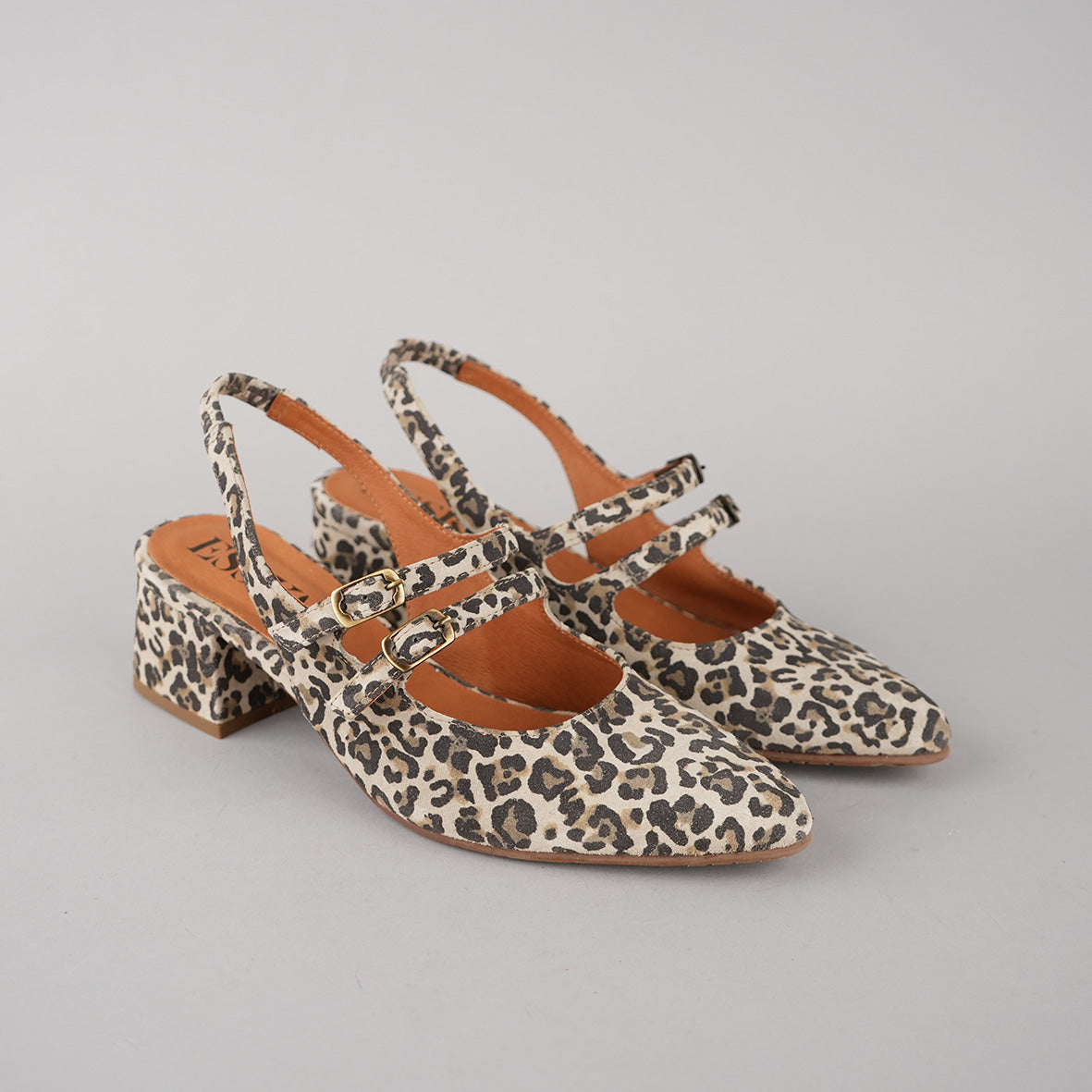Layal Leopard Light Low Shoe by Esska