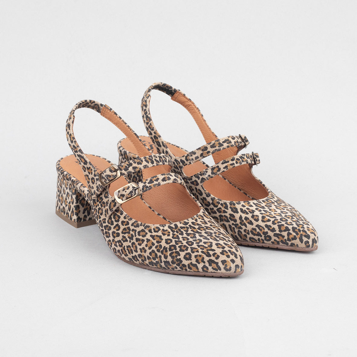 Layal WIDE Leopard Low Shoe by Esska