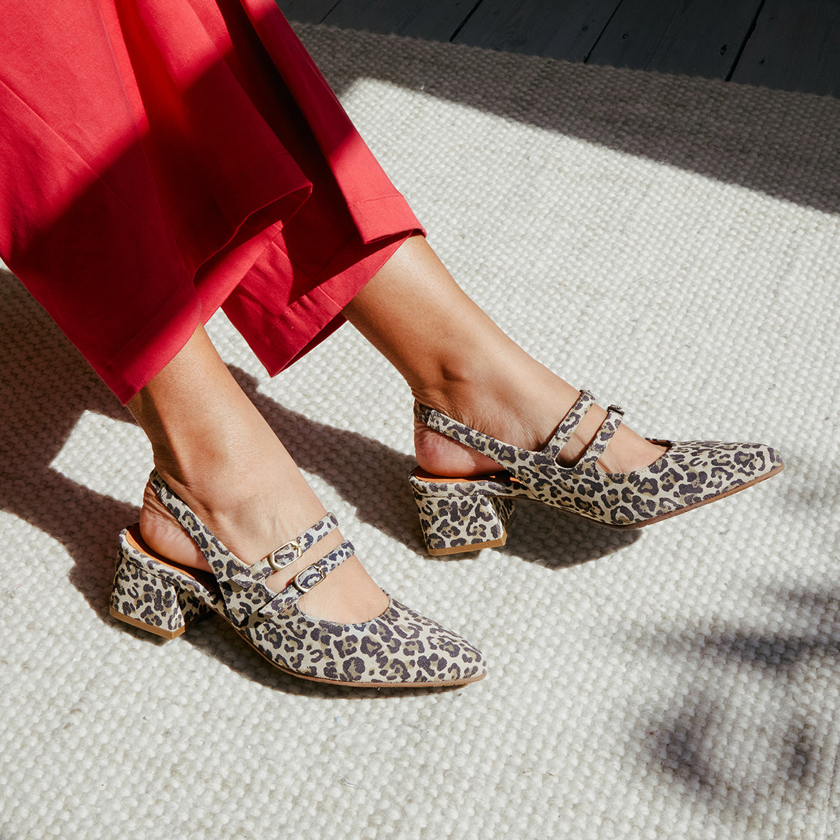 Layal Leopard Light Low Shoe by Esska