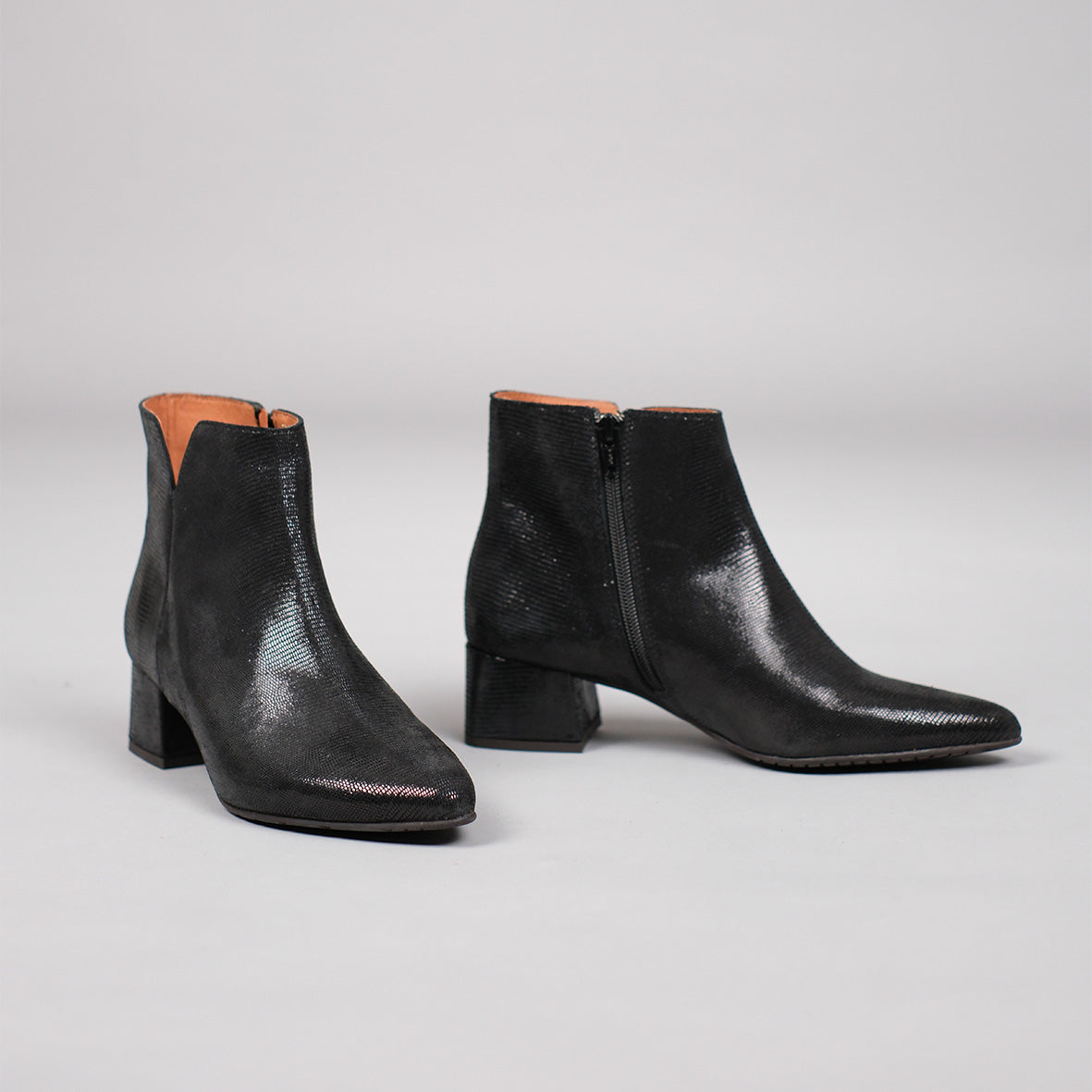 Leisel Black Metallic | ESSKA