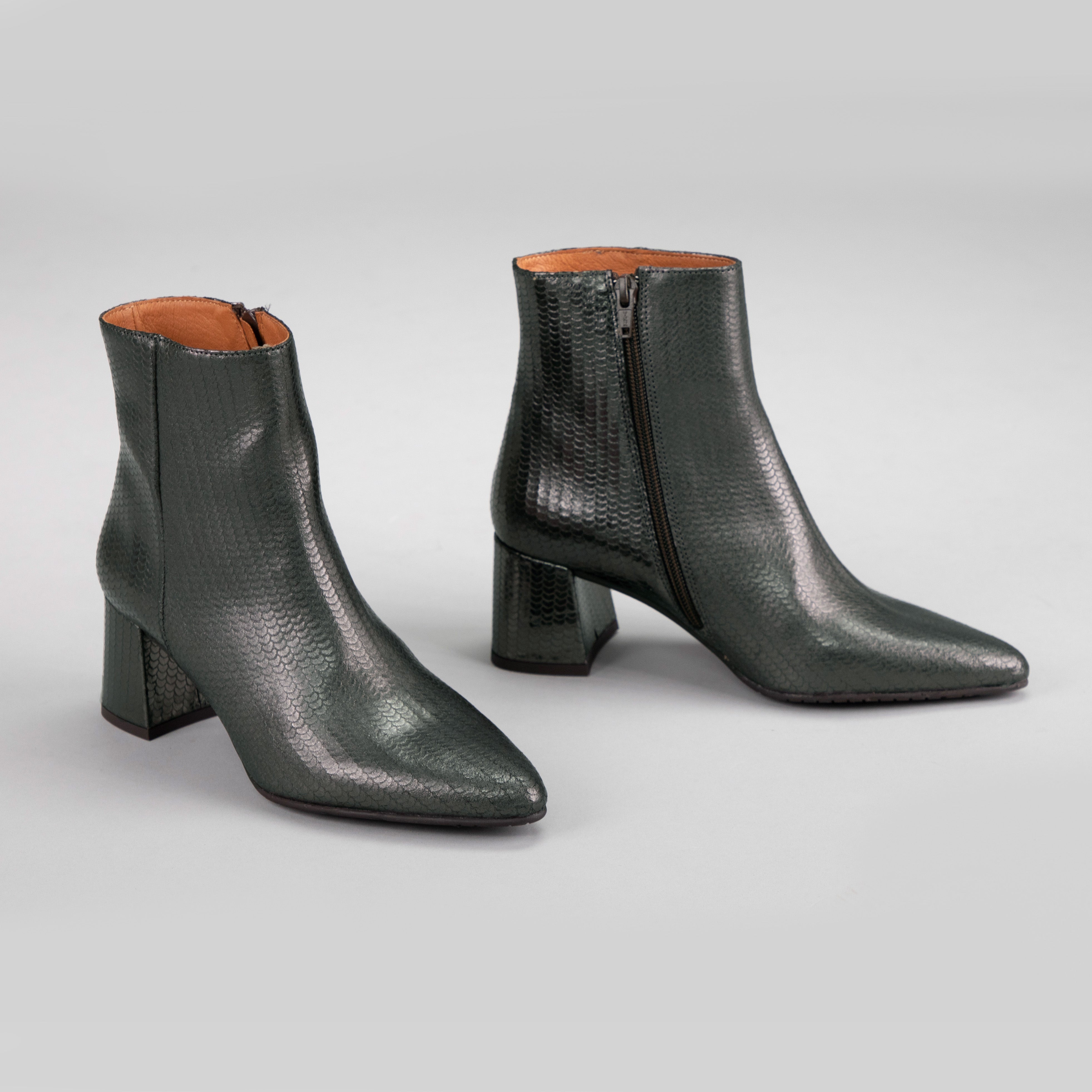 Lorna Smoke Metallic
