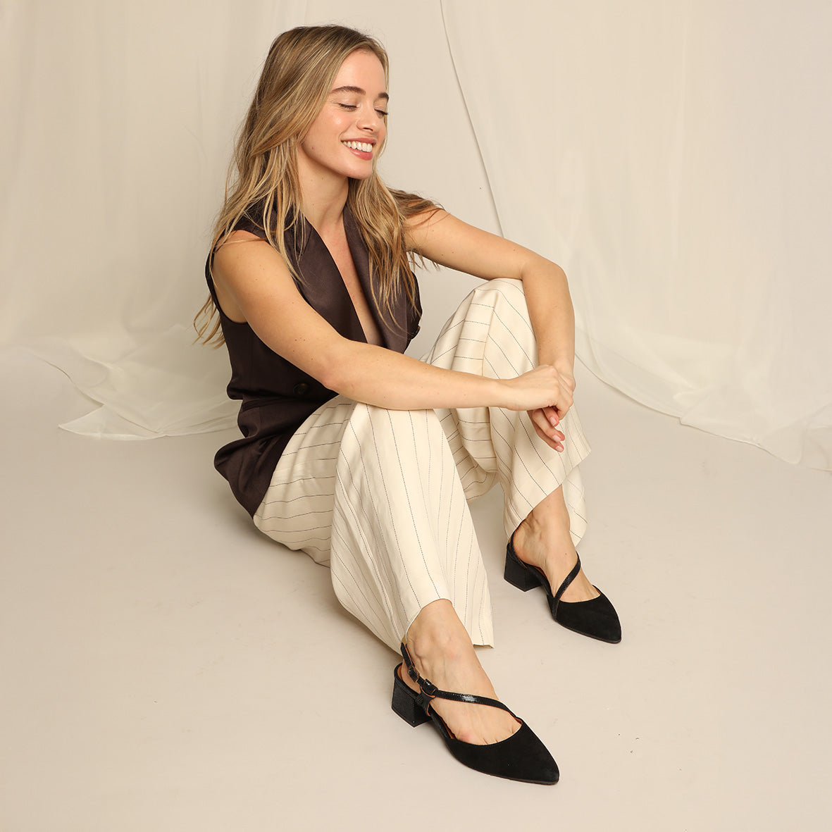 Luna Black Low Shoe by Esska