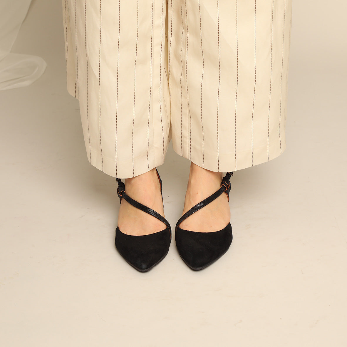 Luna Black Low Shoe by Esska