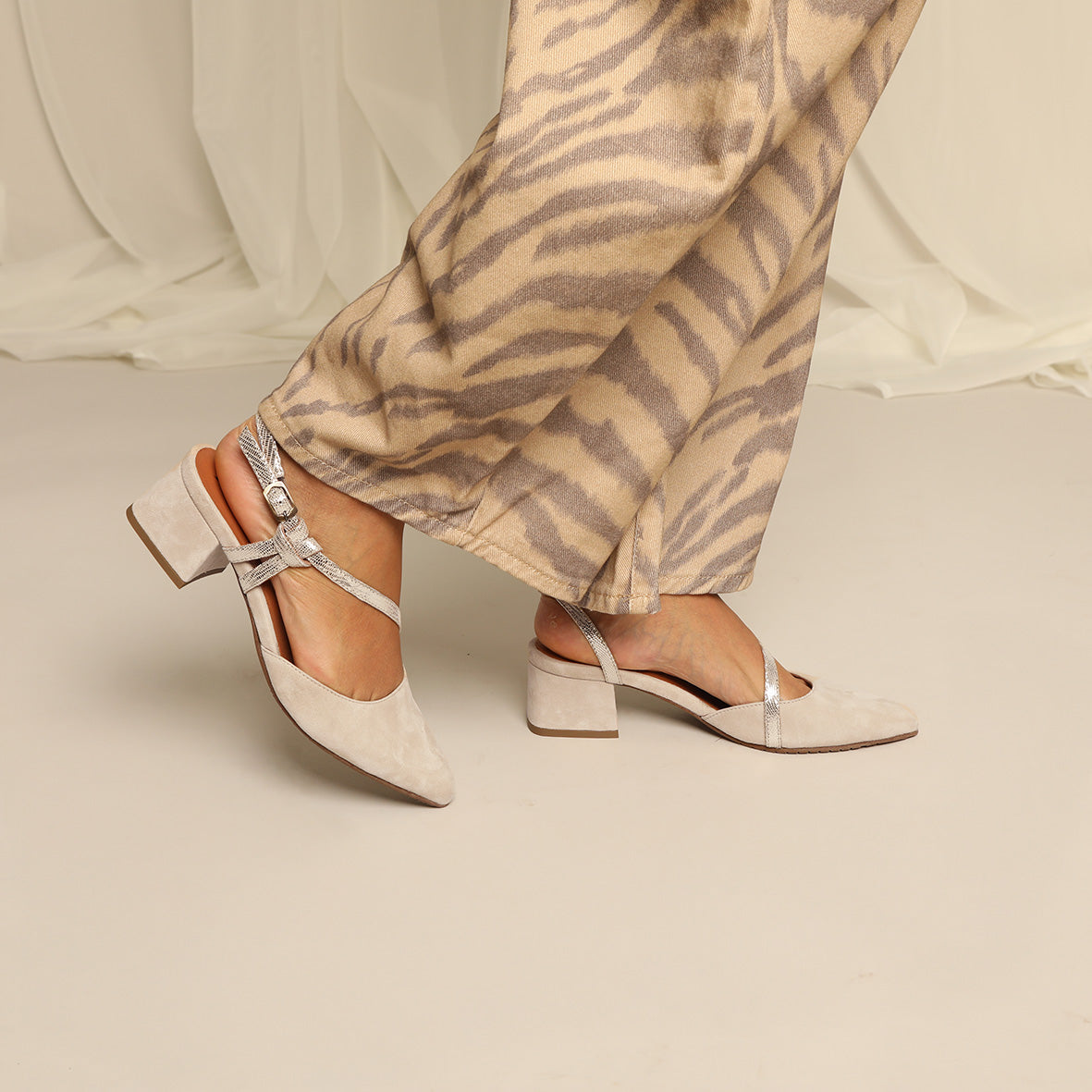 Luna Stone Low Shoe by Esska