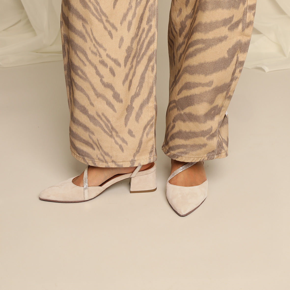 Luna Stone Low Shoe by Esska