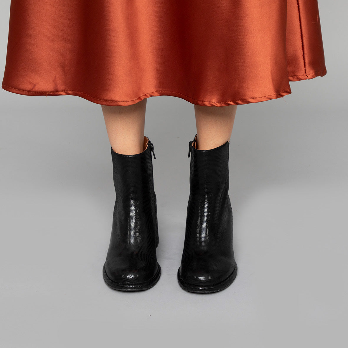 Mariana Black Metallic