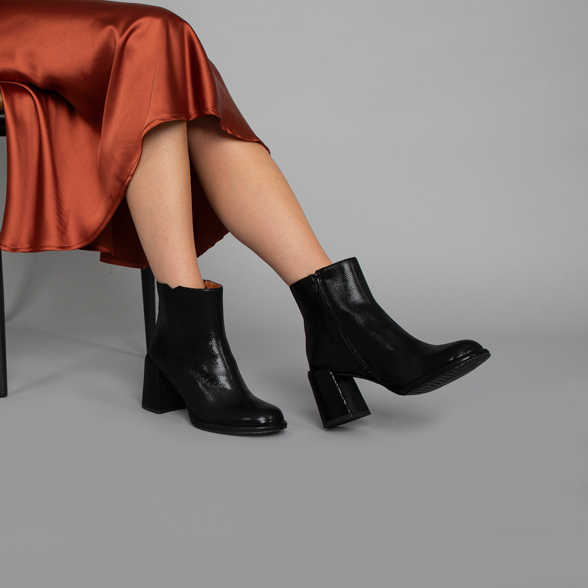 Mariana Black Metallic