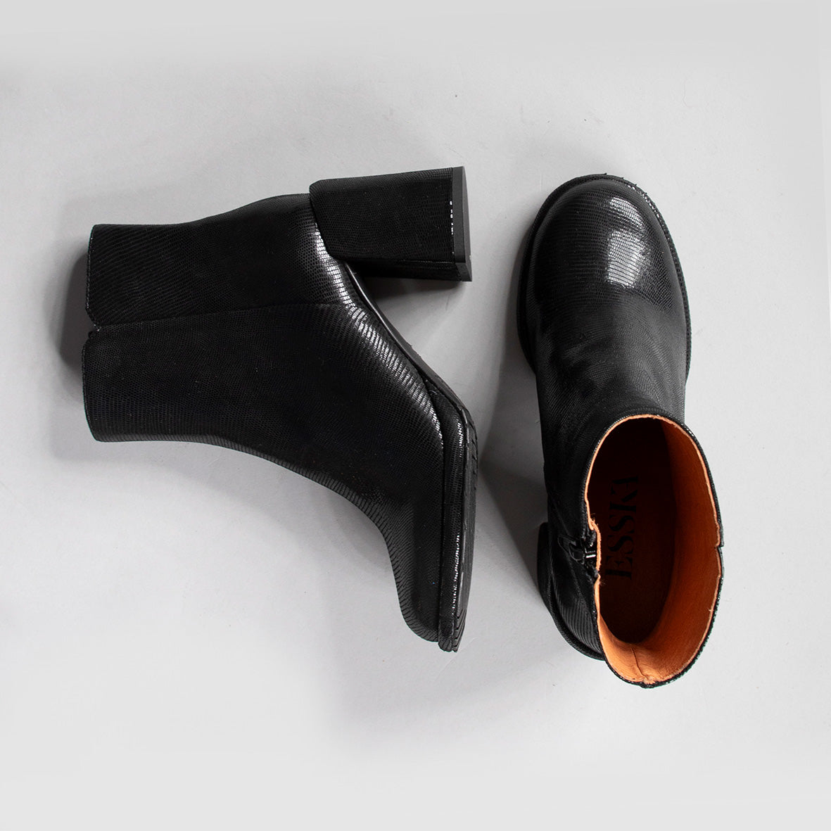 Mariana Black Metallic