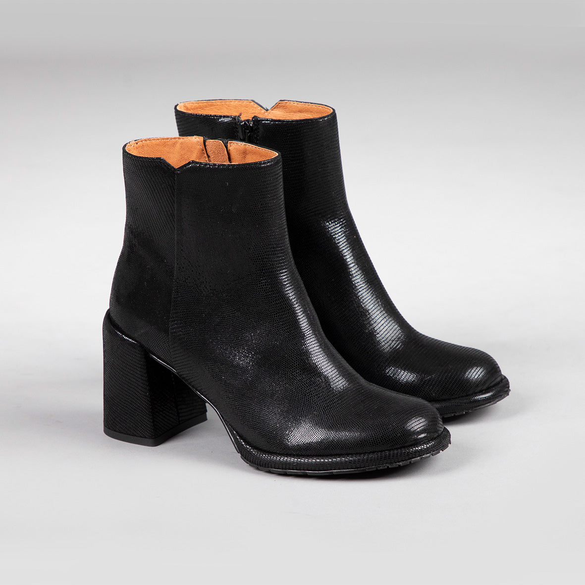 Mariana Black Metallic