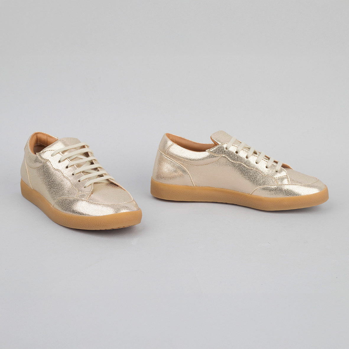 Olly Vegan Platinum Trainer by Esska