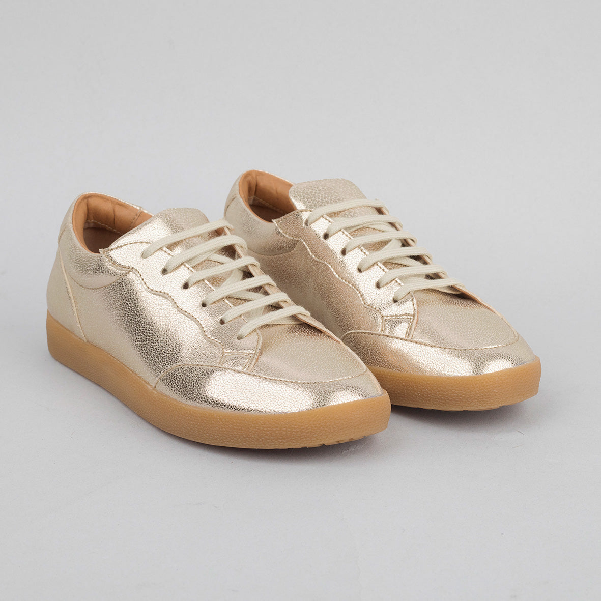 Olly Vegan Platinum Trainer by Esska