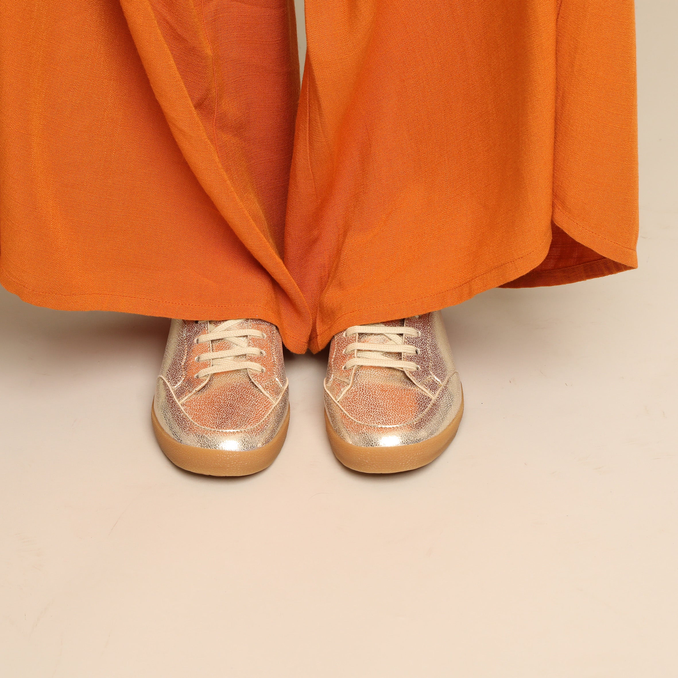 Olly Vegan Platinum Trainer by Esska