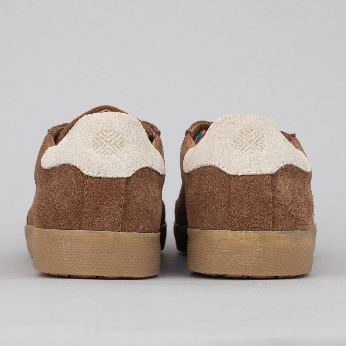 Oslo Chestnut Trainer by Esska