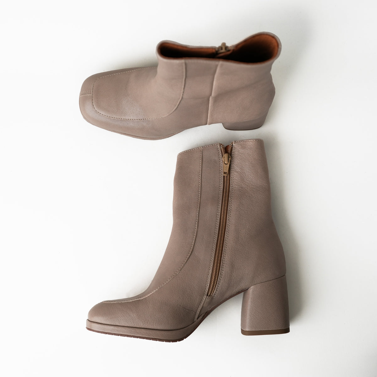 Sample - Pascale Light Taupe - Size 37 (UK4)