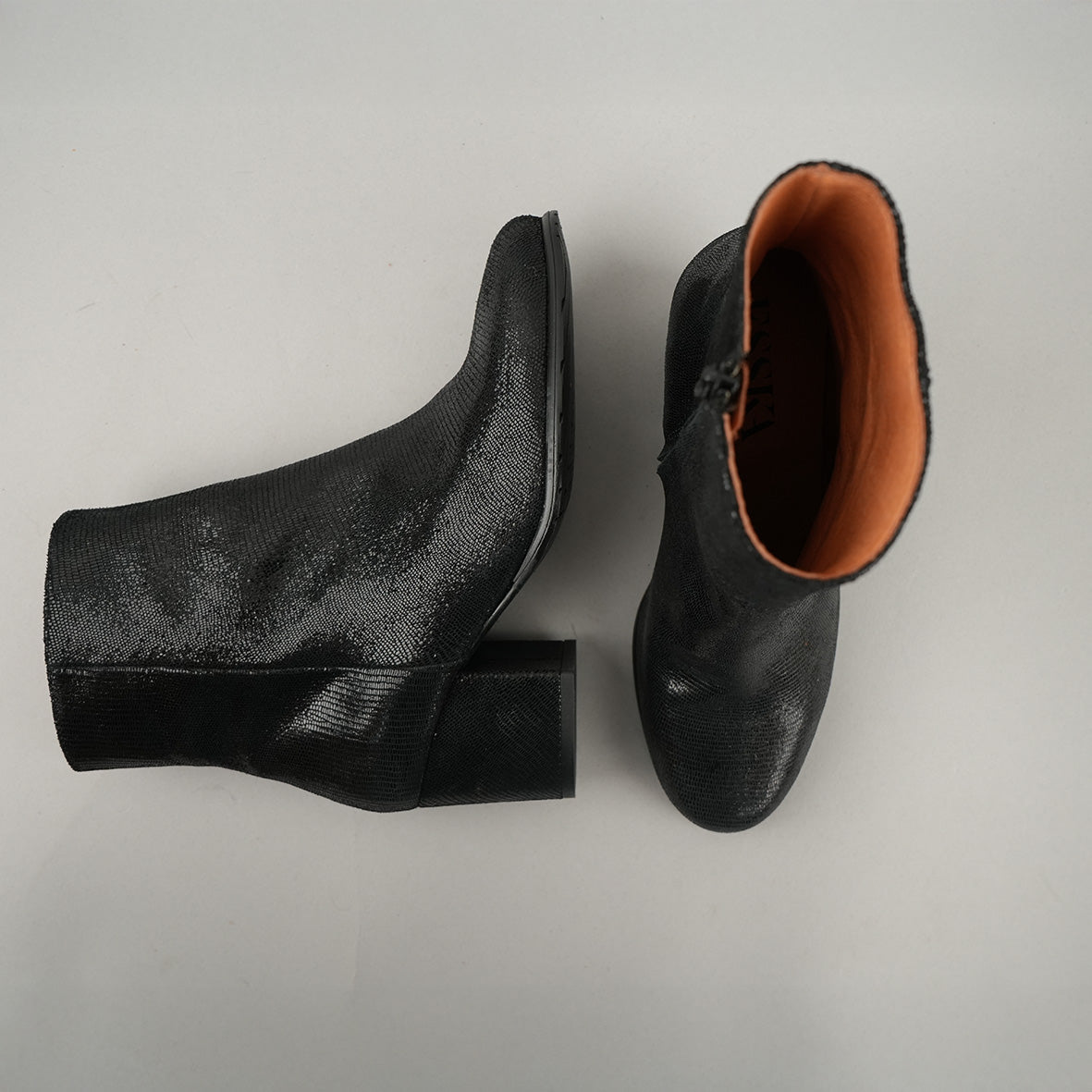 Rasa WIDE Metallic Black