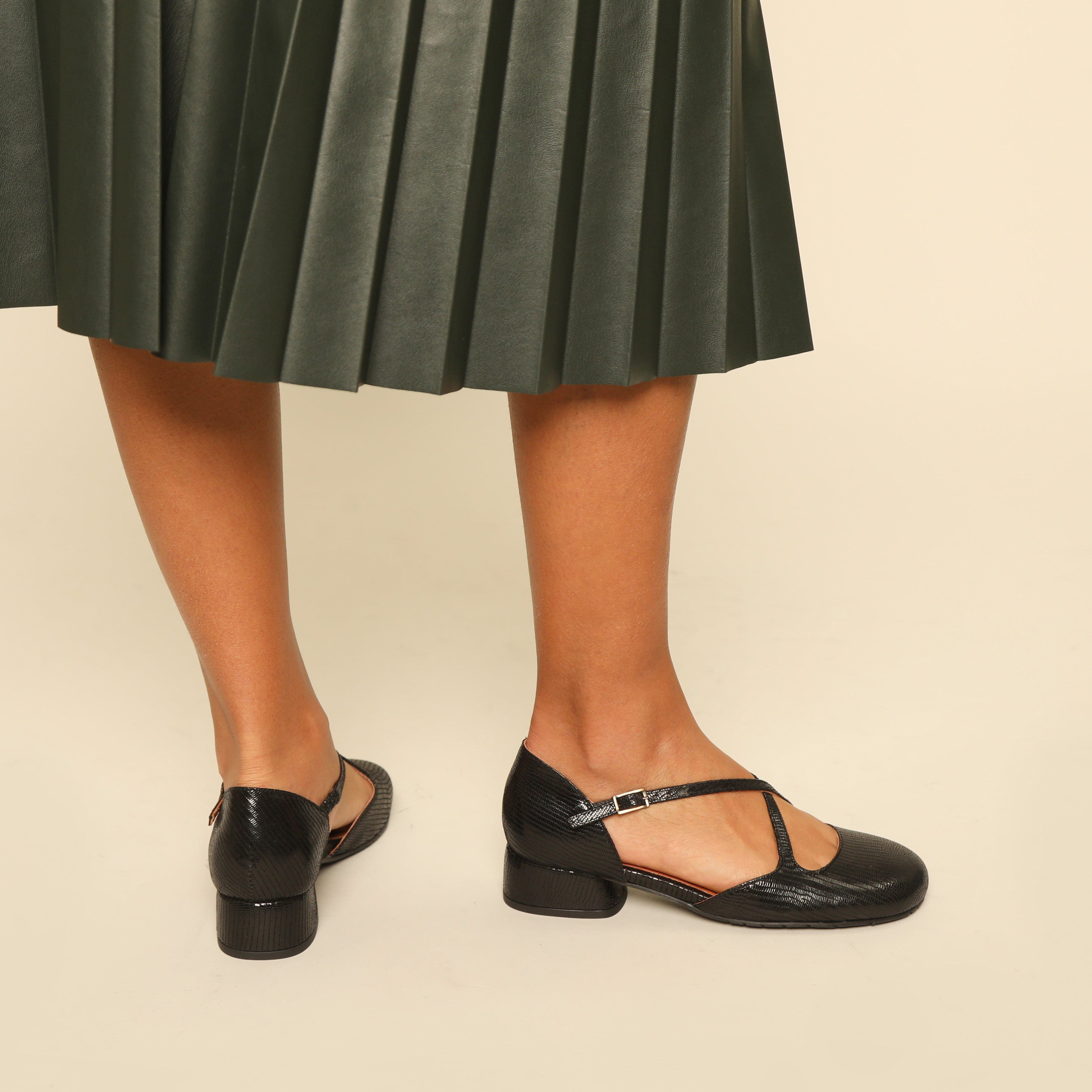 Rebecca Metallic Black