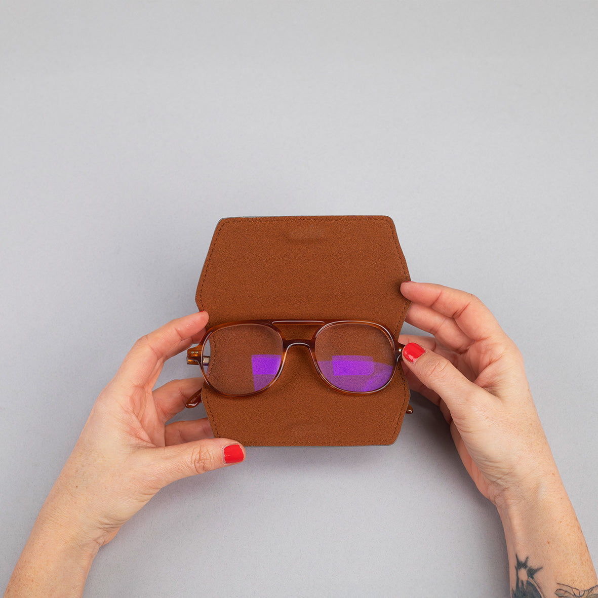 Reem Glasses Case - Vegan Silver Accessories by Esska