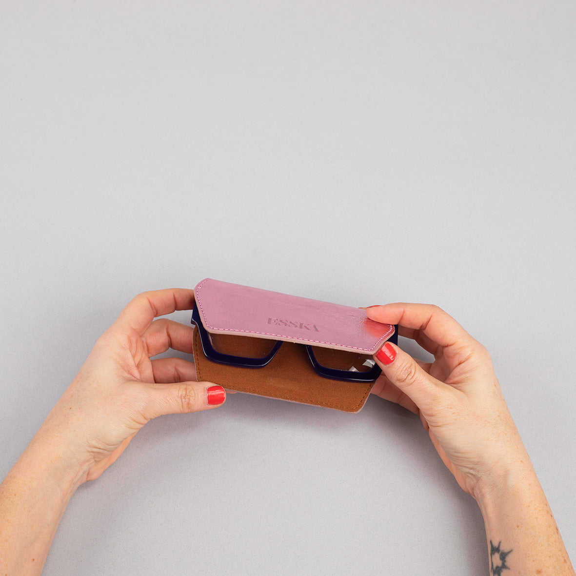 Reem Glasses Case - Metallic Pink Accessories by Esska