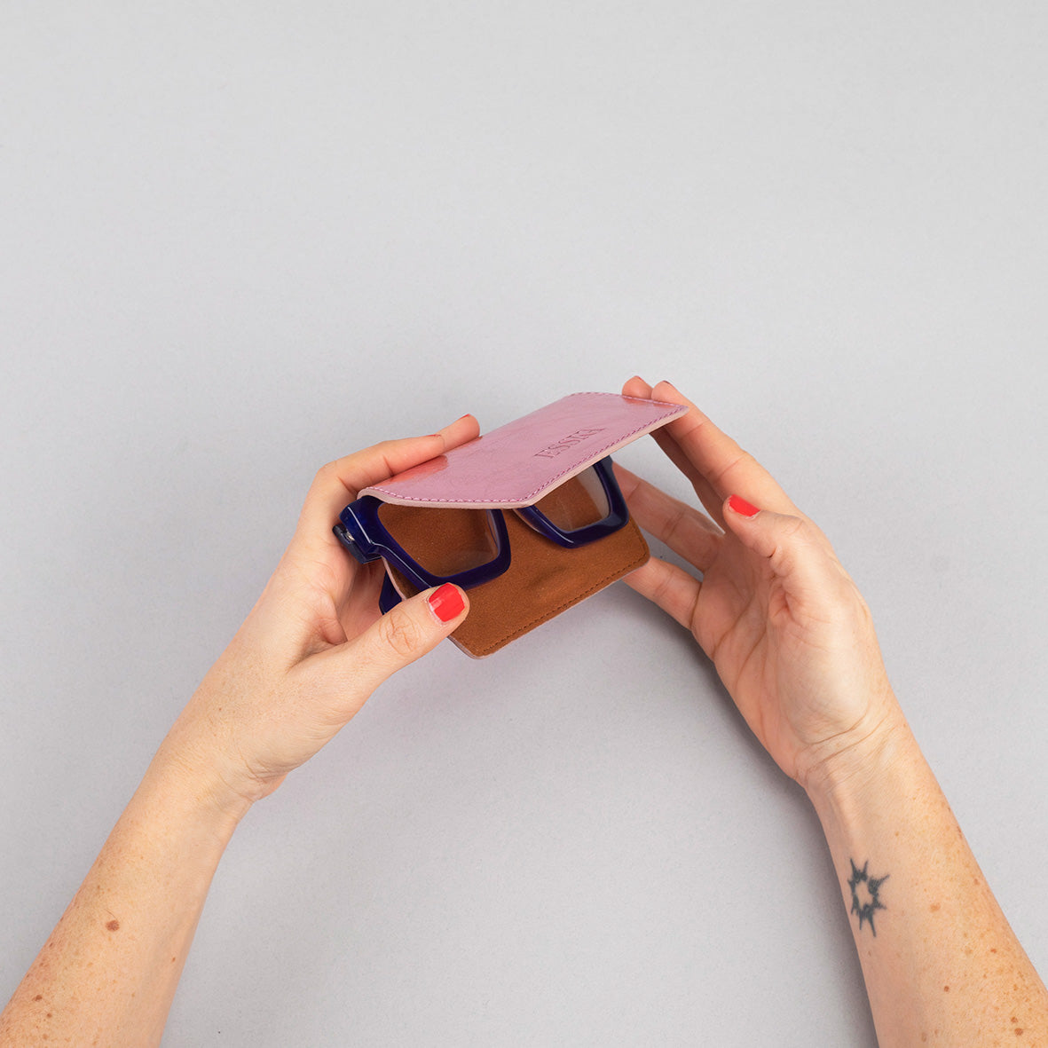 Reem Glasses Case - Metallic Pink Accessories by Esska