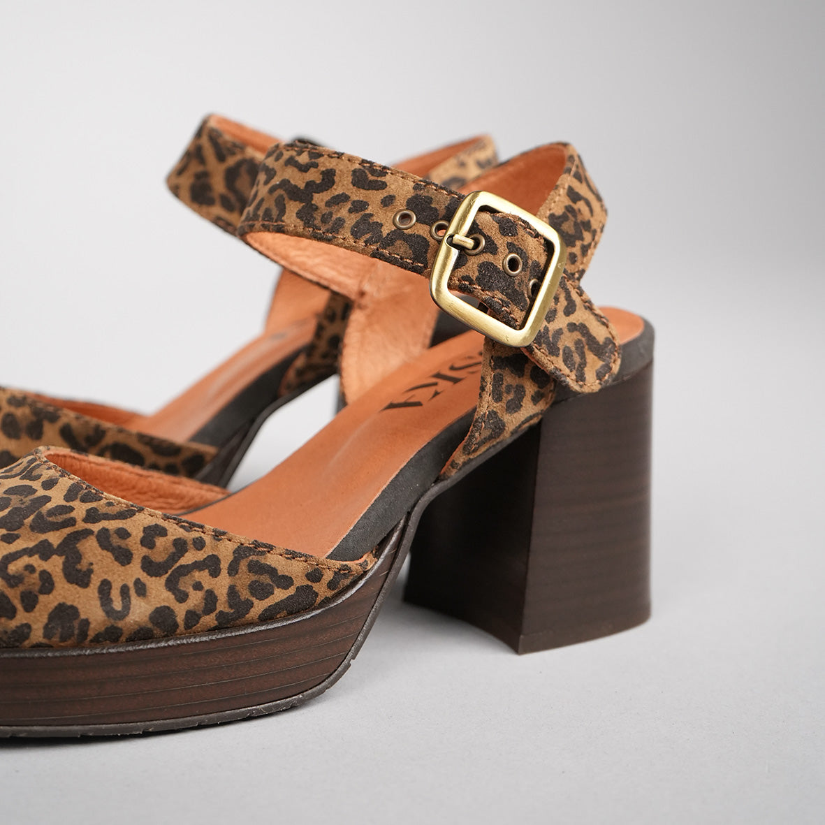 Selena WIDE Leopard