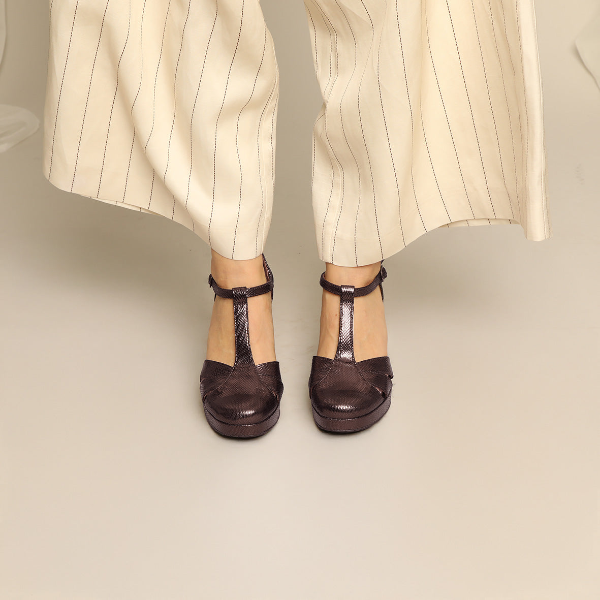 Venice Metallic Dark Brown High Shoe by Esska