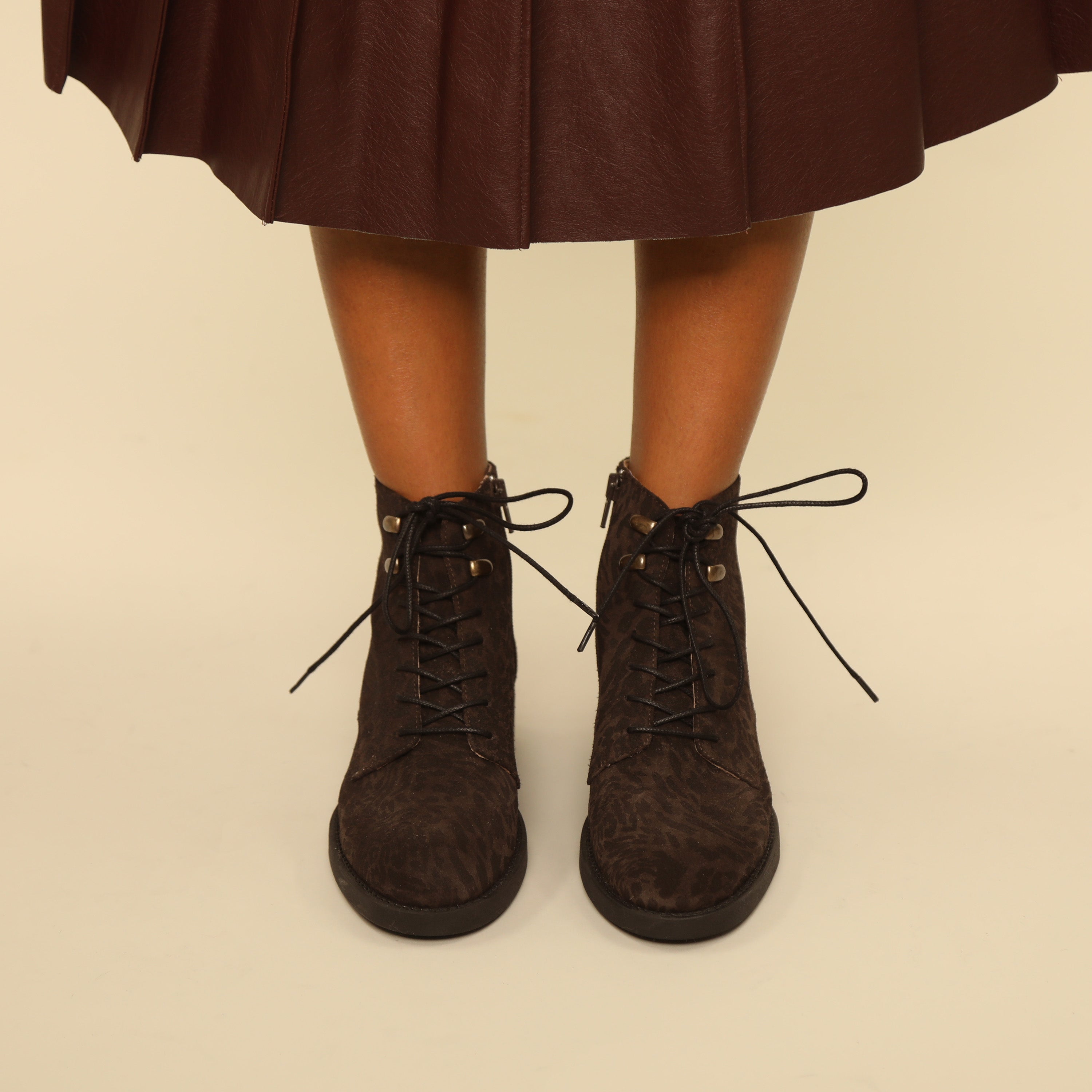 Wren Dark Brown Leopard